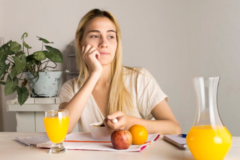 girl-having-healthy-breakfast
