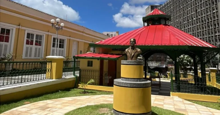 1_cafe_java_e_reinaugurado-34189778-r4x4rirggbxw0z1iqfjav4a1qdypeffjwsk7mkzv6k