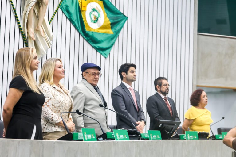 Pedro-Matos-Alece-Mesa