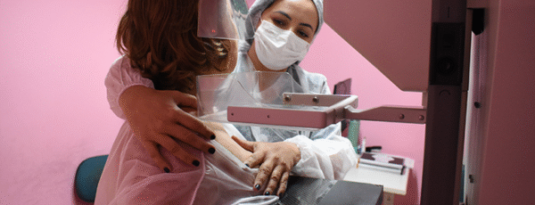 mamografias_outubro_rosa_banner01-1-600x376-1-600x230