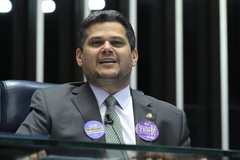 55129211786-7ce767e587-z