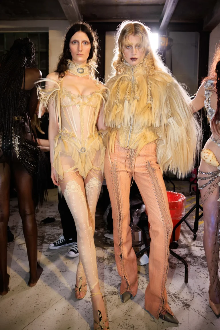 DILARA-FINDIKOGLU_FW25_BACKSTAGE_ACIELLE18-scaled