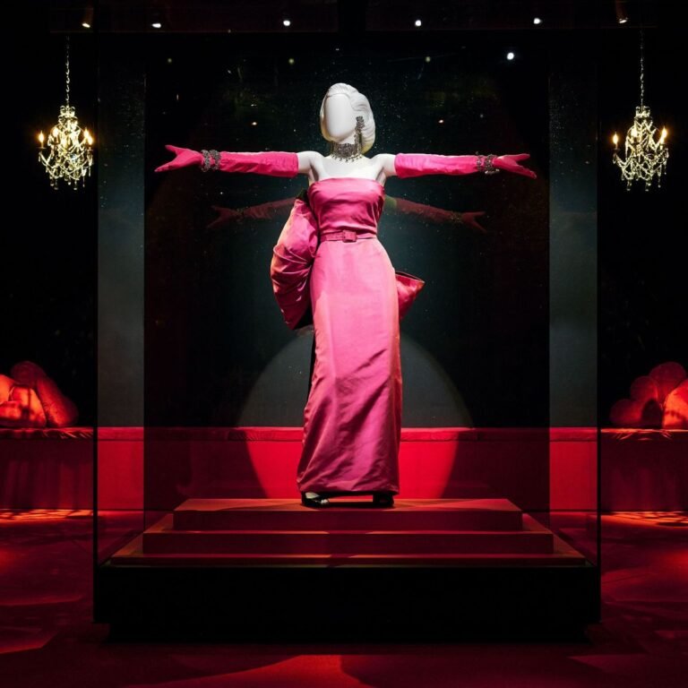 vestido-rosa-marilyn-monroe-museu-los-angeles (1)