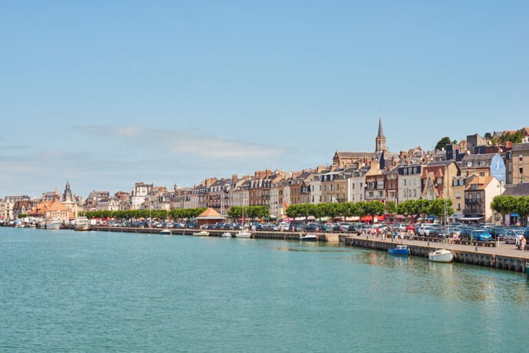Deauville_resized_-_AdobeStock_169105304